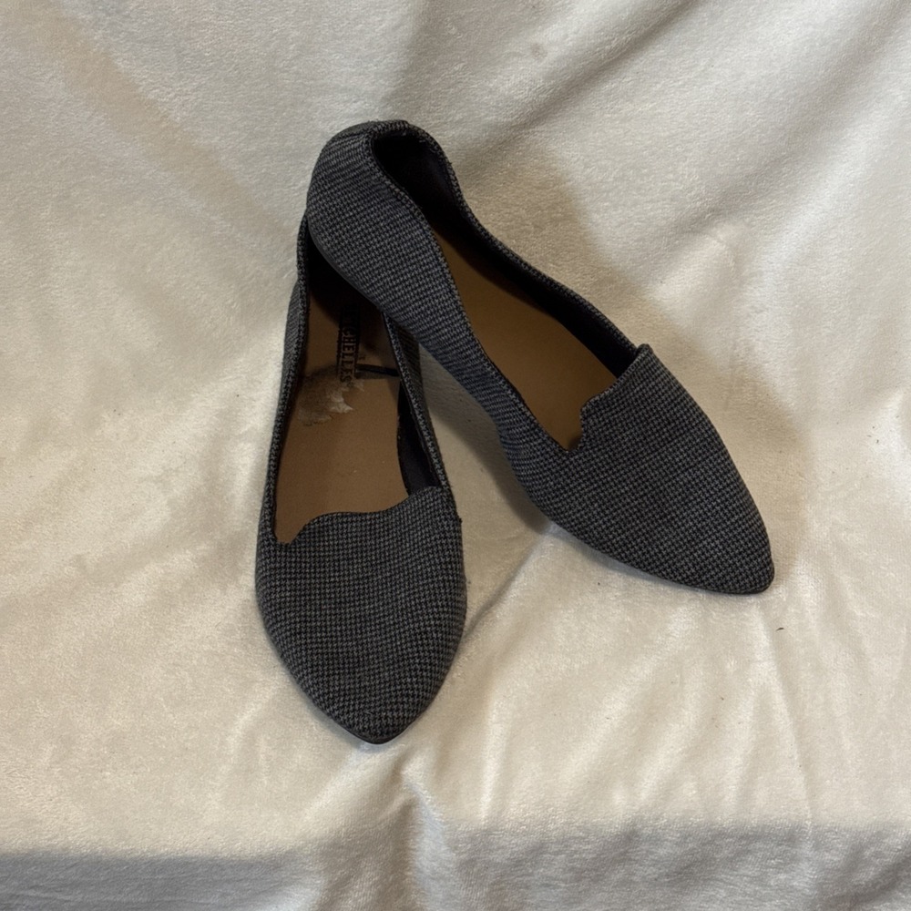 Seychelles pointed toe flats  Black &gray Sz 9